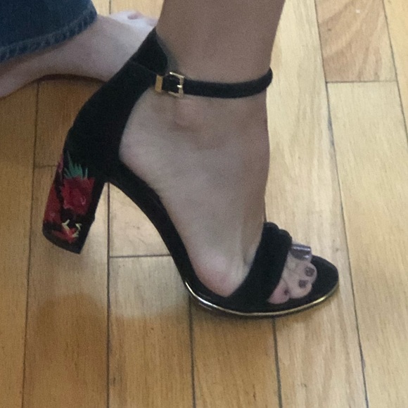 Kenneth Cole embroidered heel suede sandal - Picture 5 of 6